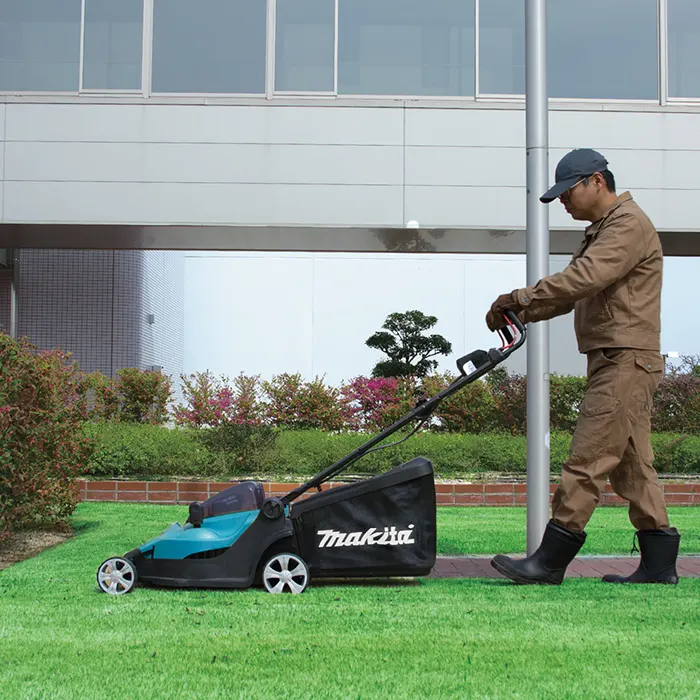 Makita Cordless Grass Mower, 36V, Blade 2 Tooth, Cutting Width 17inch, 18kg DLM431Z