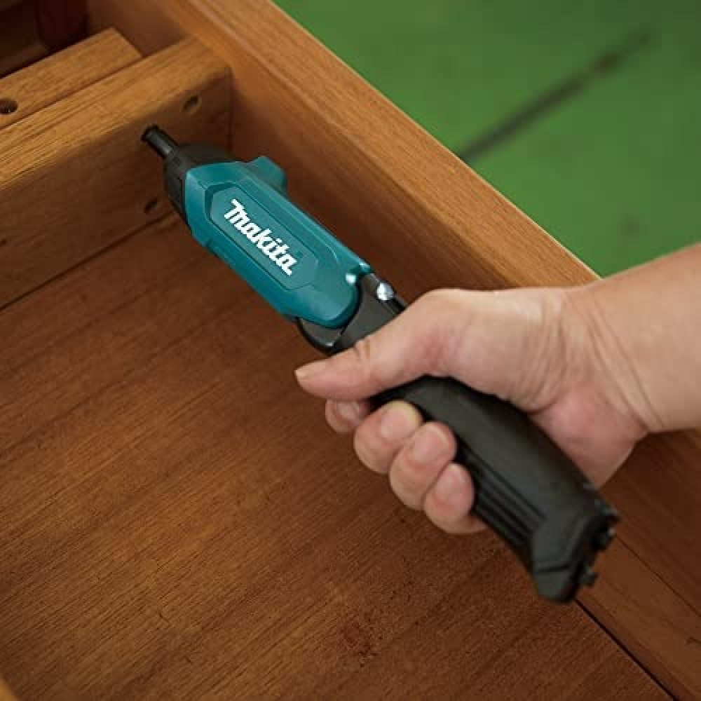 Makita Cordless Screw Driver Machine ( With 81Pcs bit set) , 3.6V, 4Nm , 0.36kg DF001DW