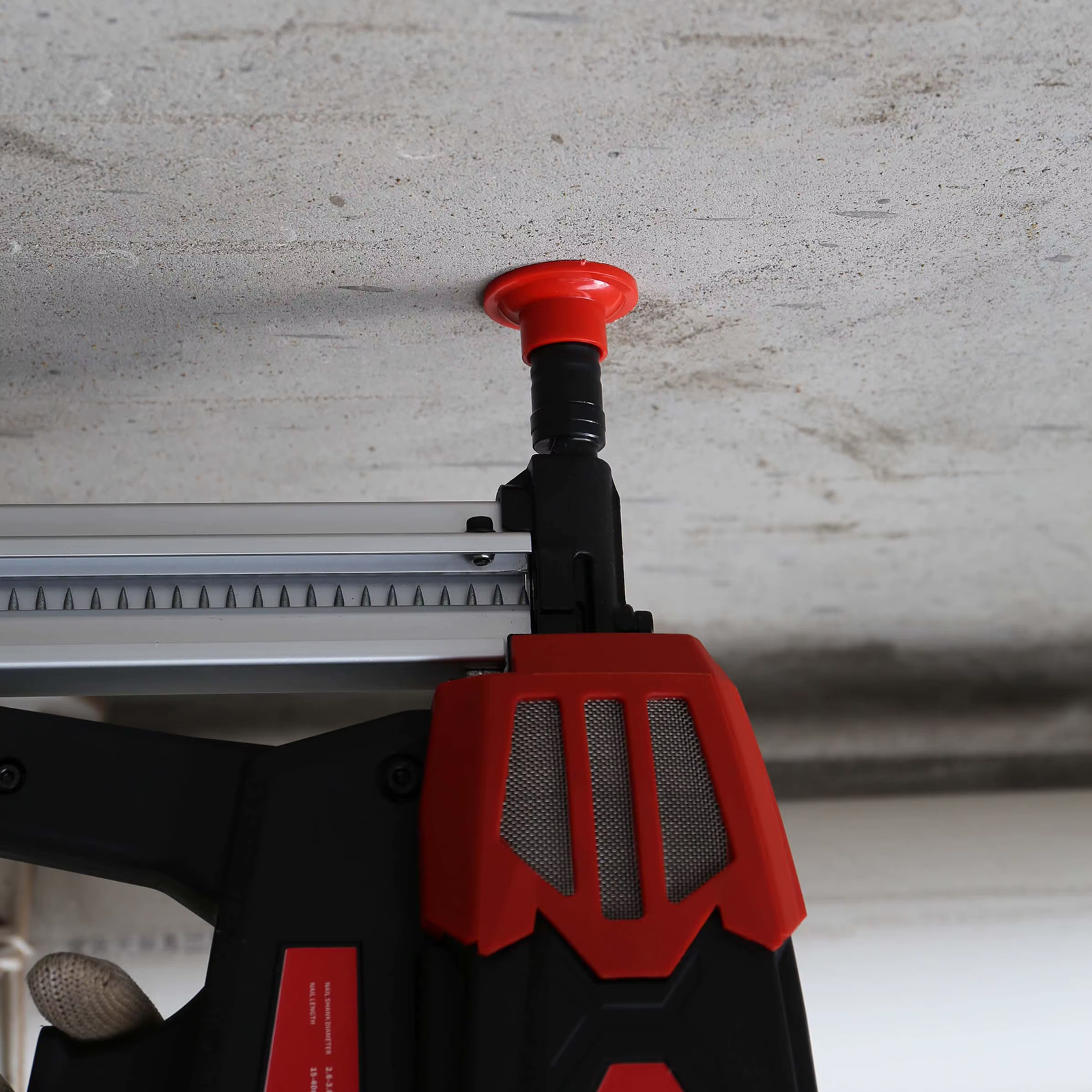 Concrete Gas Nail Gun, Nail Length 16mm~40mm, Magazine Capacity 40pcs, 3.6kg