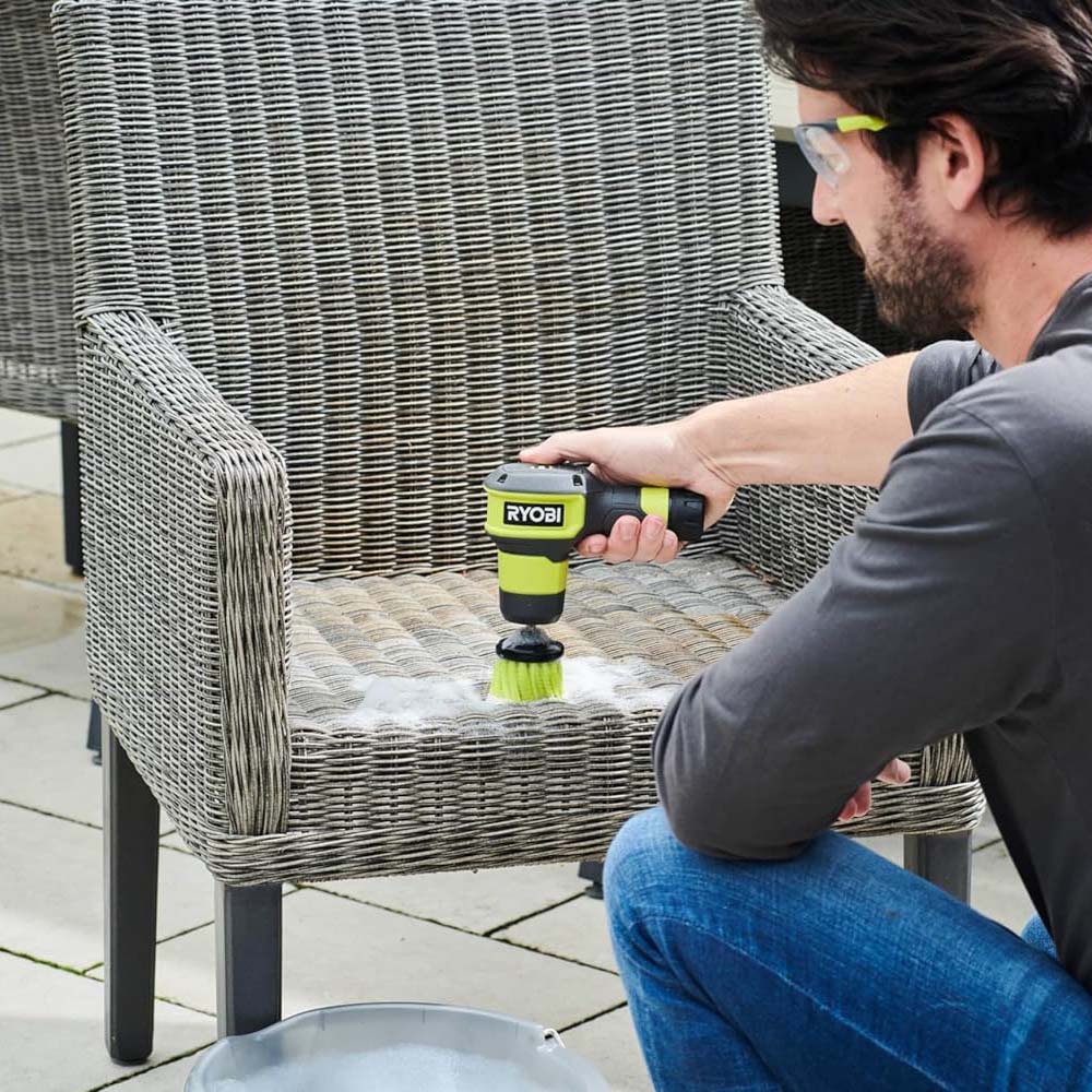 Ryobi Cordless Scrubber Kit 4V, 2.0Ah Battery, 5cm Brush Head RSCR4-120G