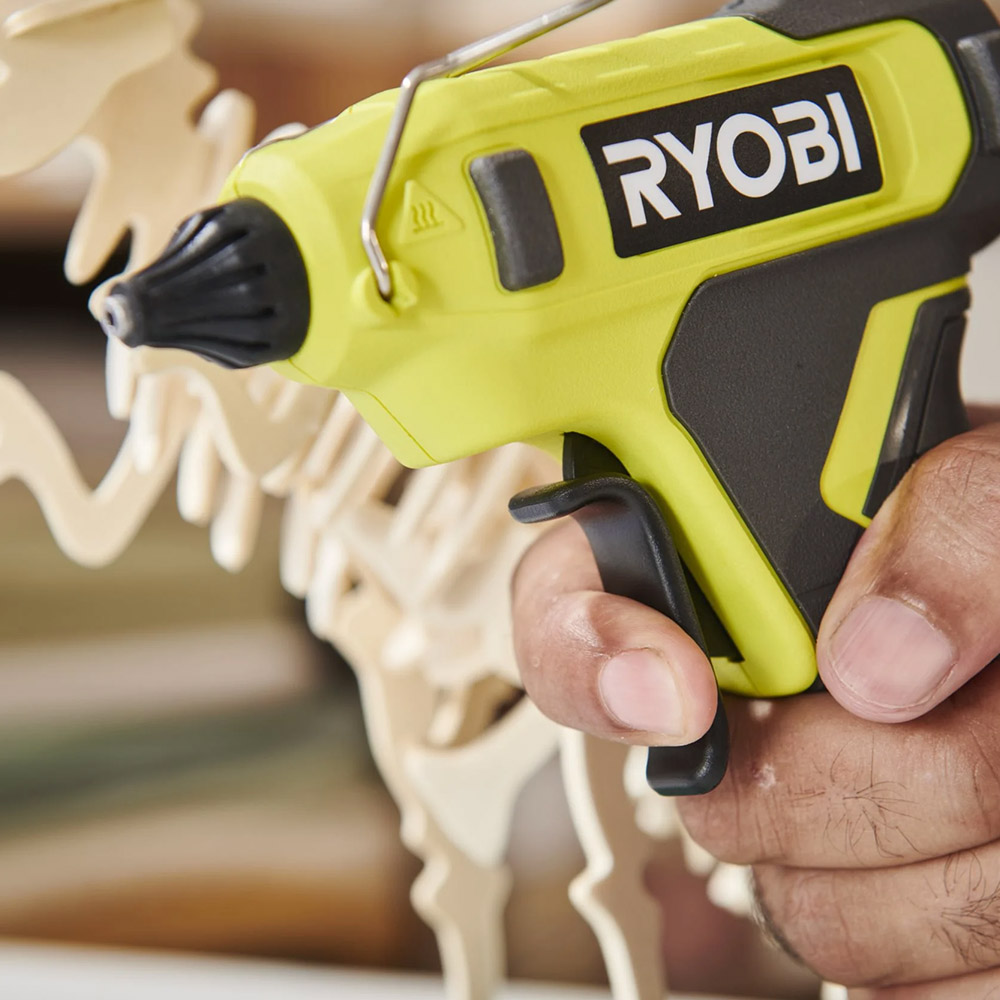 Ryobi Cordless Glue Gun 4V, 170°C, 11 mm Stick, USB-C Rechargeable, 0.24 kg RGLU4-0