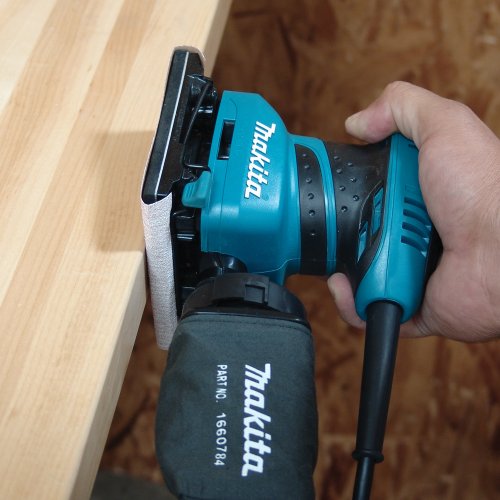 Makita Sander Machine for wood, Size 112mm x 102mm, 200W, 14000opm, 1.1kg BO4556
