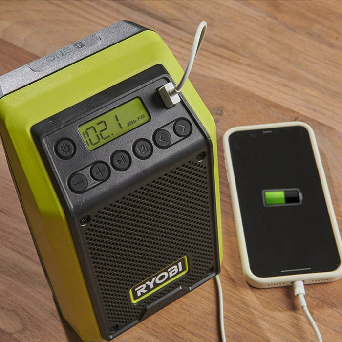 Ryobi Cordless Bluetooth Radio, Charge Smartphones,18V, 10W, 1.43kg RR18-0