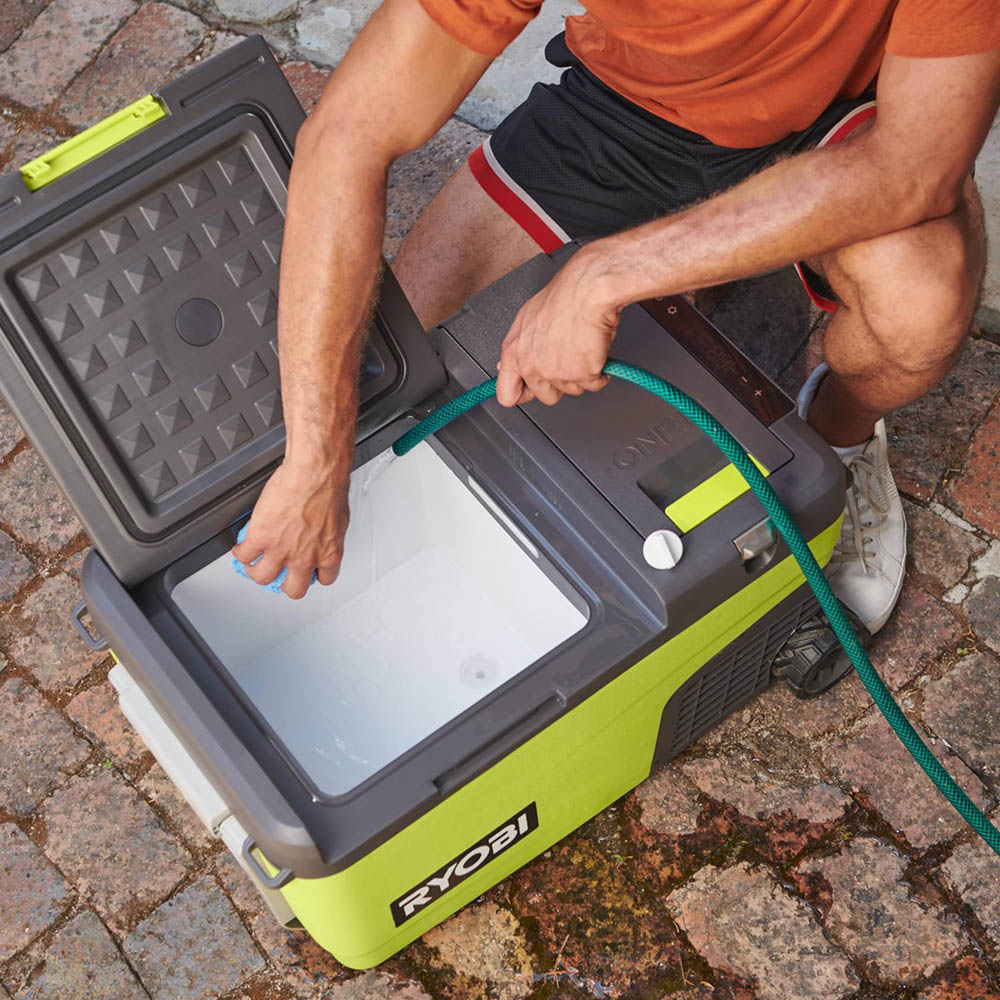 Ryobi Cordless Powered Cooler 18V, 23L Capacity, -20°C to 20°C Cooling and Freezing RY18CB23A-0