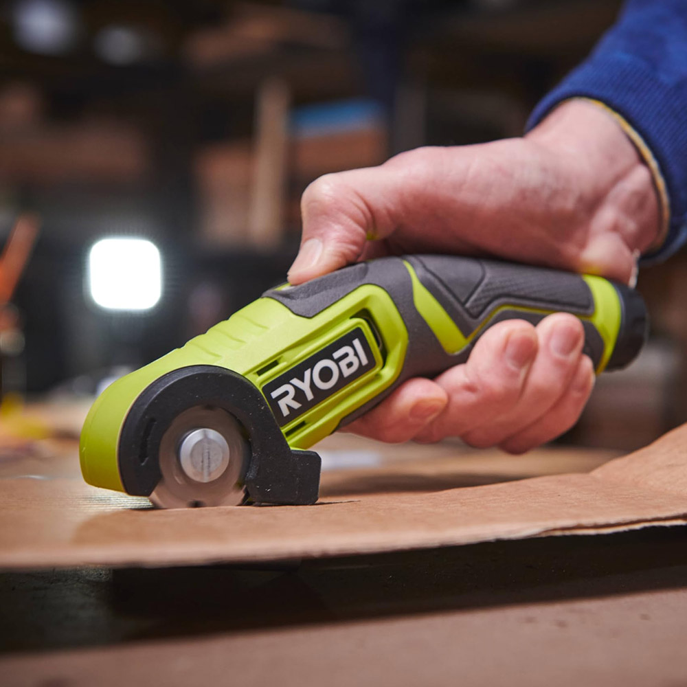 Ryobi Cordless Electric Scissors 4V, For cardboard, fabric, leather, carpets, and plastics, 0.27 kg RCT4-0