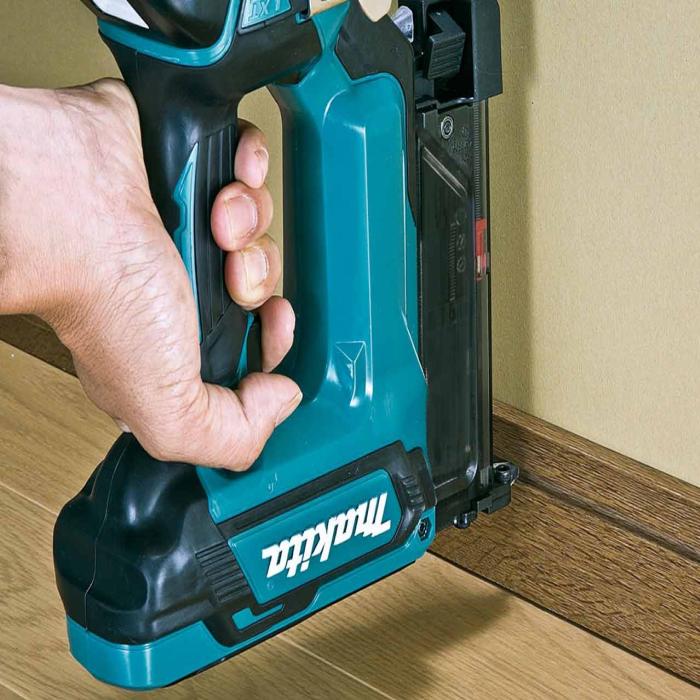 Makita 18V LXT - Lithium-ion Cordless Pin Nailer DPT353Z