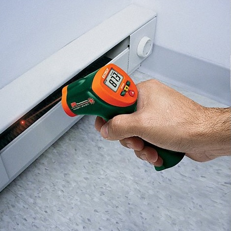 Backlit LCD, Infrared Thermometer, Single Dot Laser Sighting - Infrared 6XFV4 IR400
