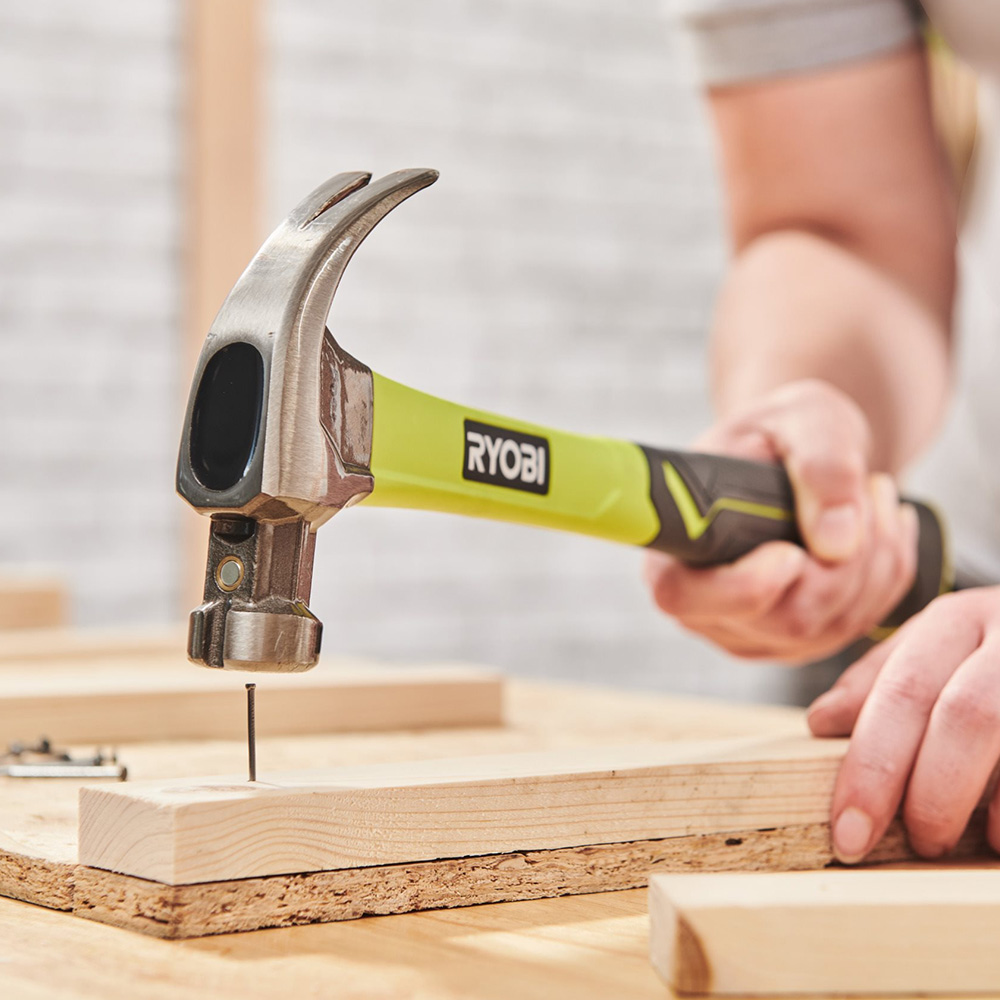Ryobi Fibreglass Curved Claw Hammer, 450g, Side Nail Puller RHHCC450