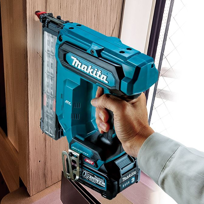 Makita Cordless Nailing Tool, 40V, Nail Length 15mm~40mm, Magazine Capacity 100pcs, 1.9kg FN001GZ
