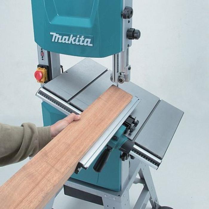 Makita Benchtop Bandsaw, Cutting Depth: 165mm, 900W, 81.2kg LB1200F