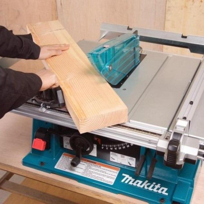 Makita Bench Saw 255mm (10 inch) , 1650W, Cutting Capacity 91mm, 34.9 kg 2704N