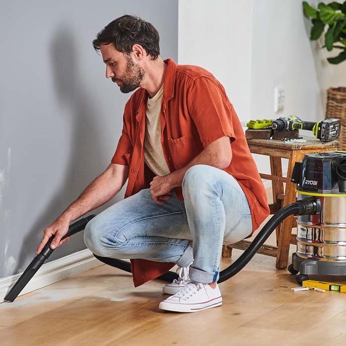 Ryobi Cordless Vacuum Cleaner,  Wet & Dry, 18V, 18L,Suction 82 Air Watts , 5.1kg R18WDV-0