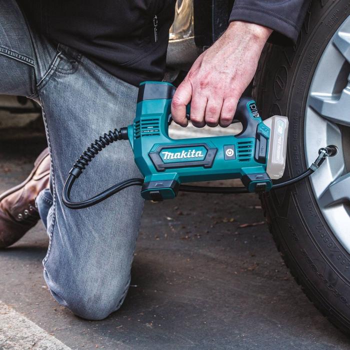 Makita Cordless Tyre Inflator, 12V, Max air Pressure 121 psi , 0.97kg MP100DZ