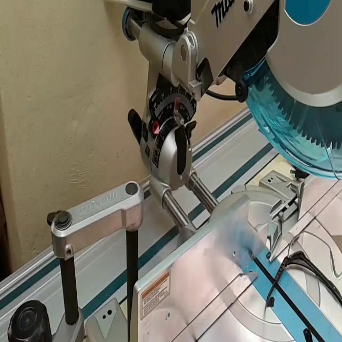 ماكيتا منشار مركب انزلاقي LS1016