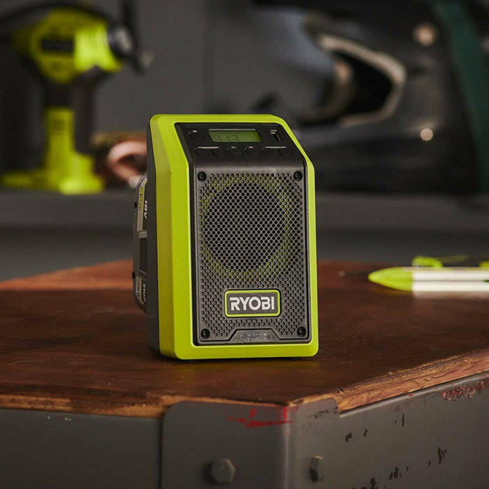 Ryobi Cordless Bluetooth Radio, Charge Smartphones,18V, 10W, 1.43kg RR18-0