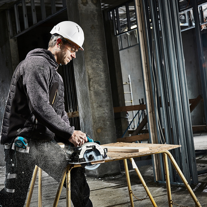 Makita Cordless Wood Circular Saw, 165mm (6.5 inches), 18V, 5000rpm, 2.5kg DHS660Z