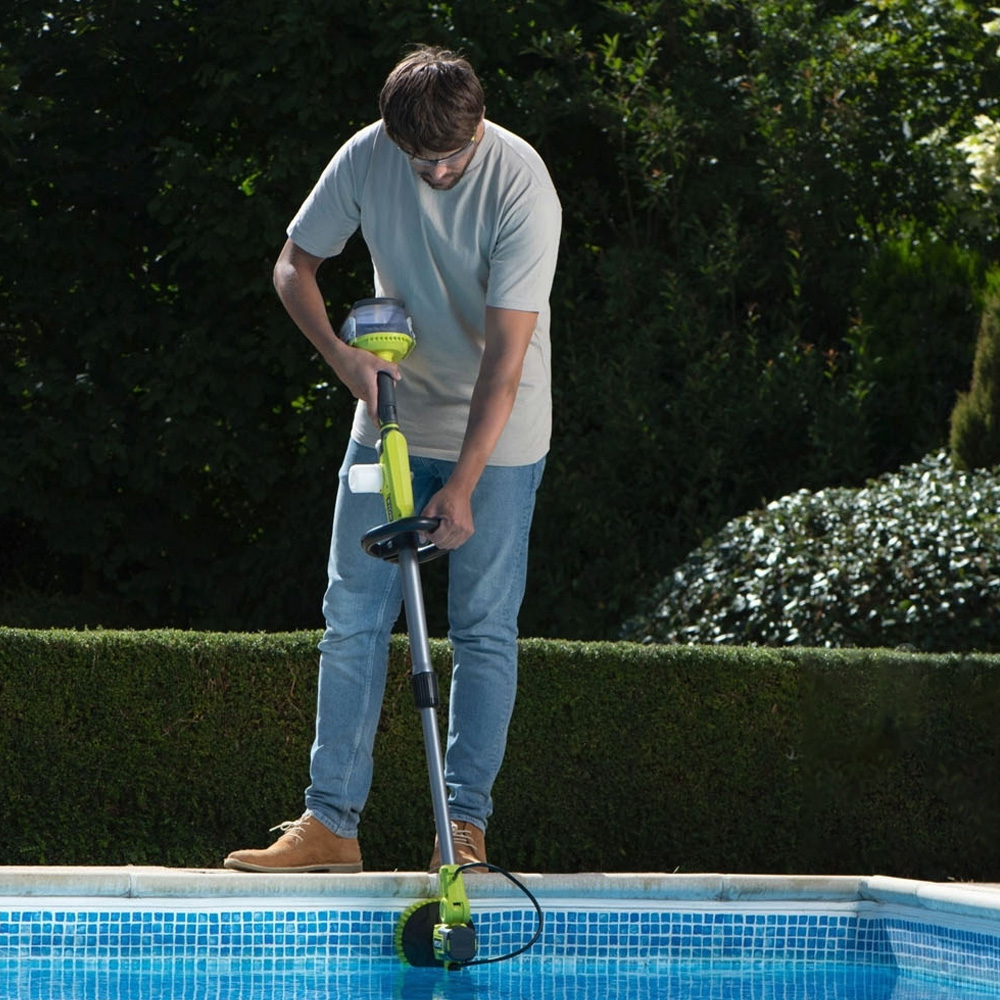 Ryobi Water Fed Telescopic Scrubber Kit 18V, 2.0Ah Battery and Charger Included RWTS18-1C20GL
