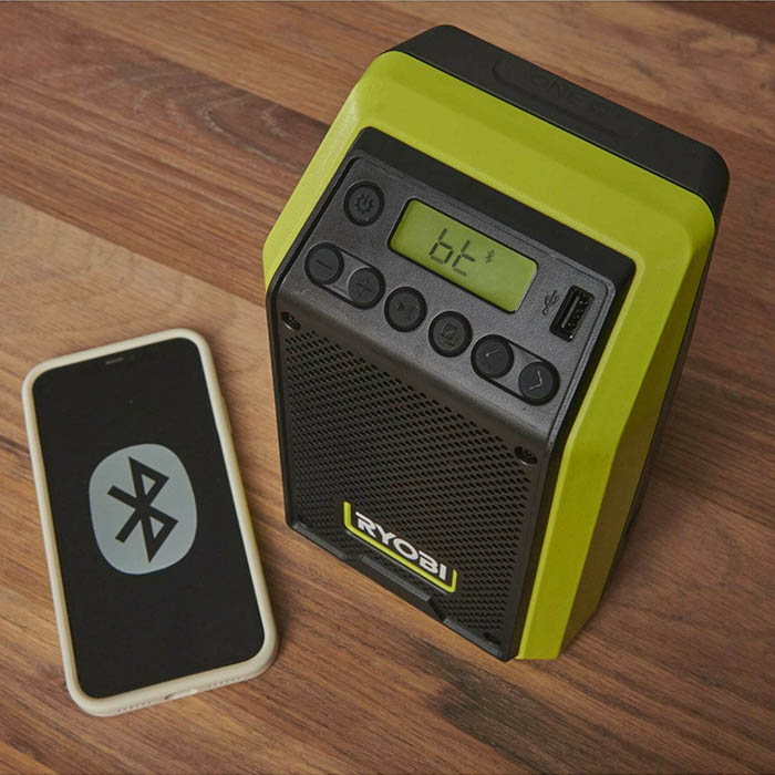 Ryobi Cordless Bluetooth Radio, Charge Smartphones,18V, 10W, 1.43kg RR18-0