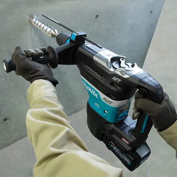 Makita Cordless SDS Max Rotary Hammer, 2 Operation Modes, 40mm, 40V, 8 joules, 6.3kg HR005GZ