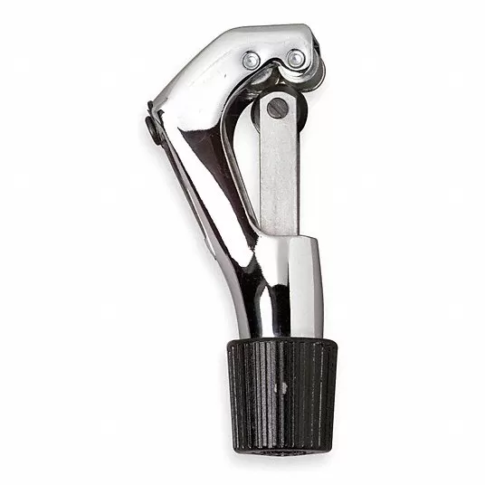 Enclosed Feed Cutting Action Tubing Cutter, Cutting Capacity 1/8 in to 1-1/8 in